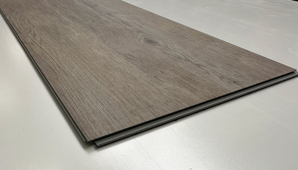 ETIQUETA PRIVADA SALIDA DELUXE OSCURA SUELO DE MADERA - 1235 x 230 x 5,6 mm